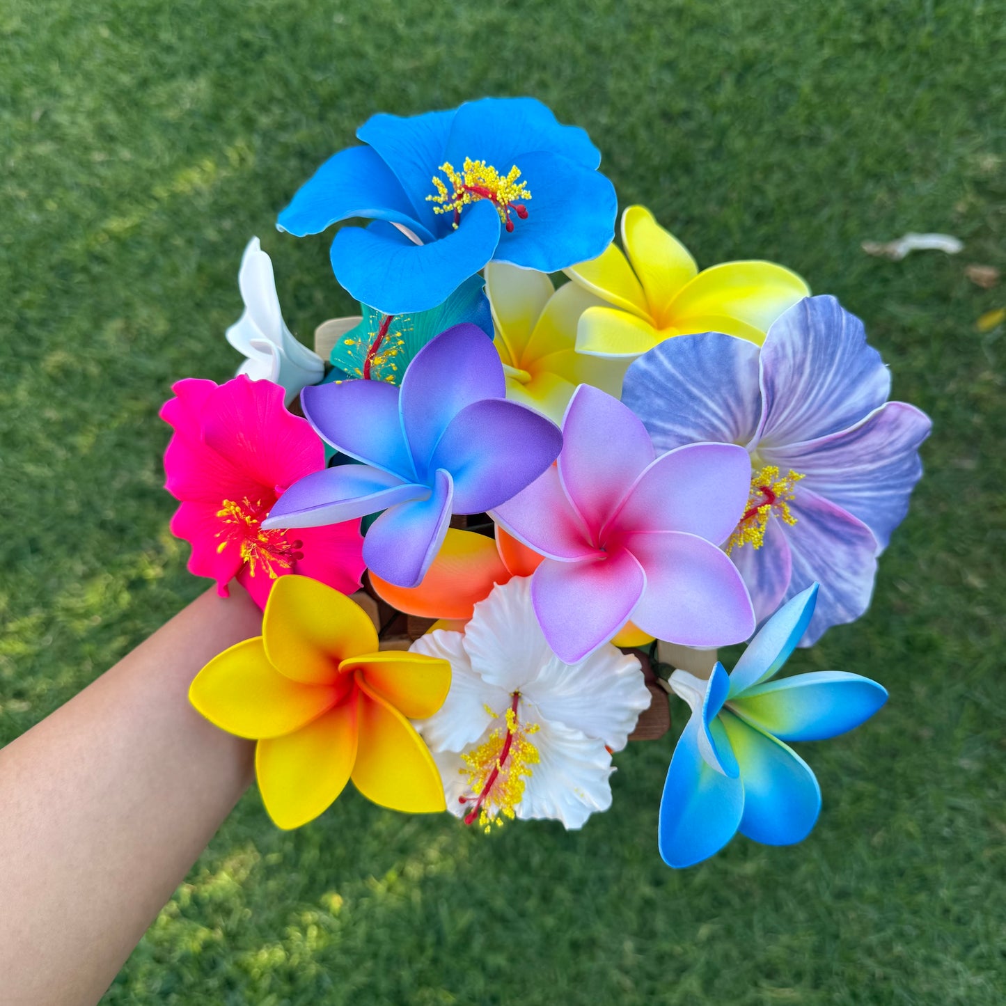 Kymani Assorted Flowers Gift Box (14x)