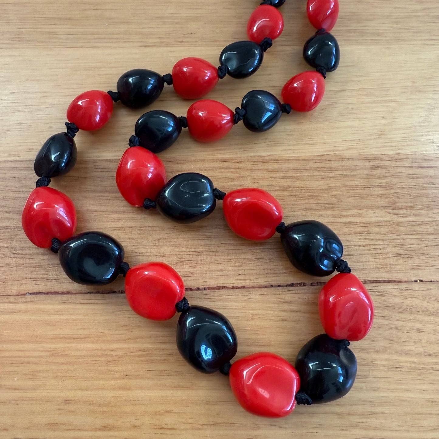 Ula Pua Kukui Nut Acrylic Necklace