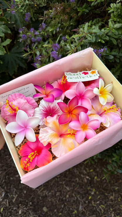 Laniakea Assorted Premium Sei Flowers Gift Box (13 pieces)
