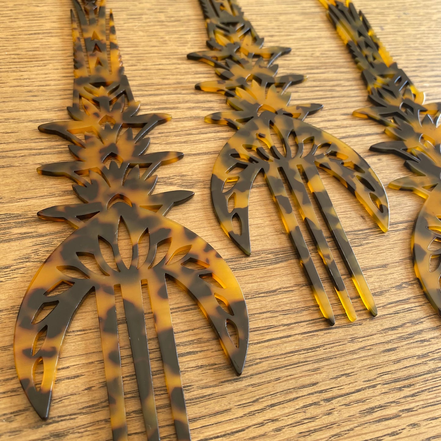 Selu Tuiga Acrylic Hair Accessories