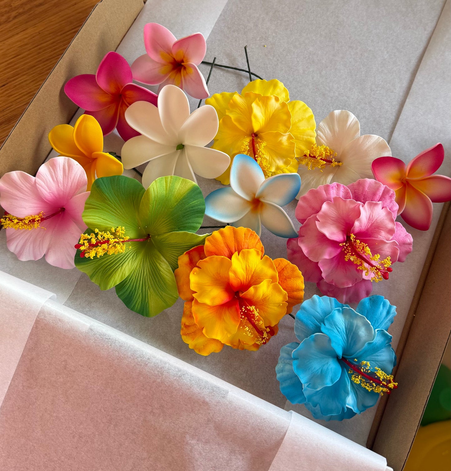 Kalea Assorted Flowers Gift Box (13 pieces) Hibiscus, Frangipani, Tiare