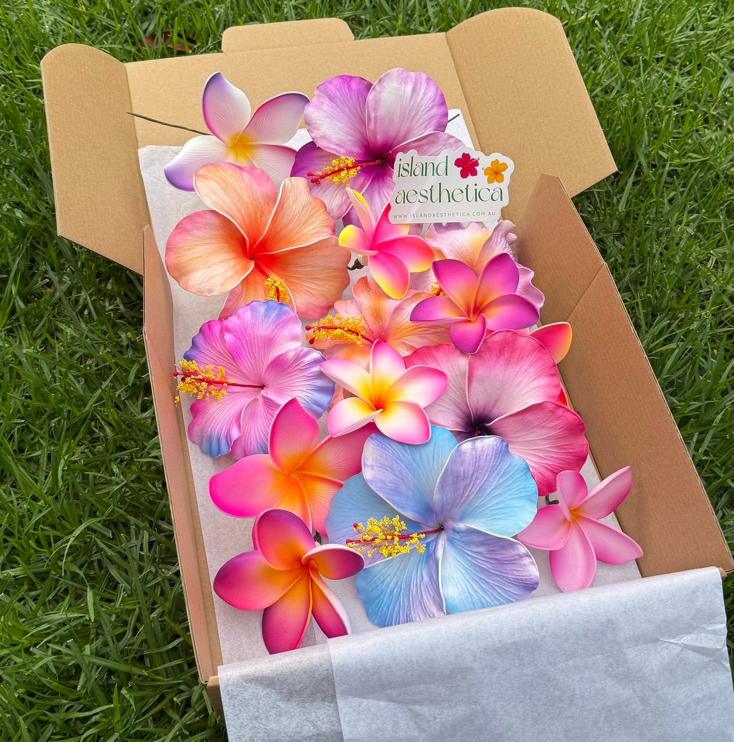 Kalena Assorted Flowers Gift Box (14x)