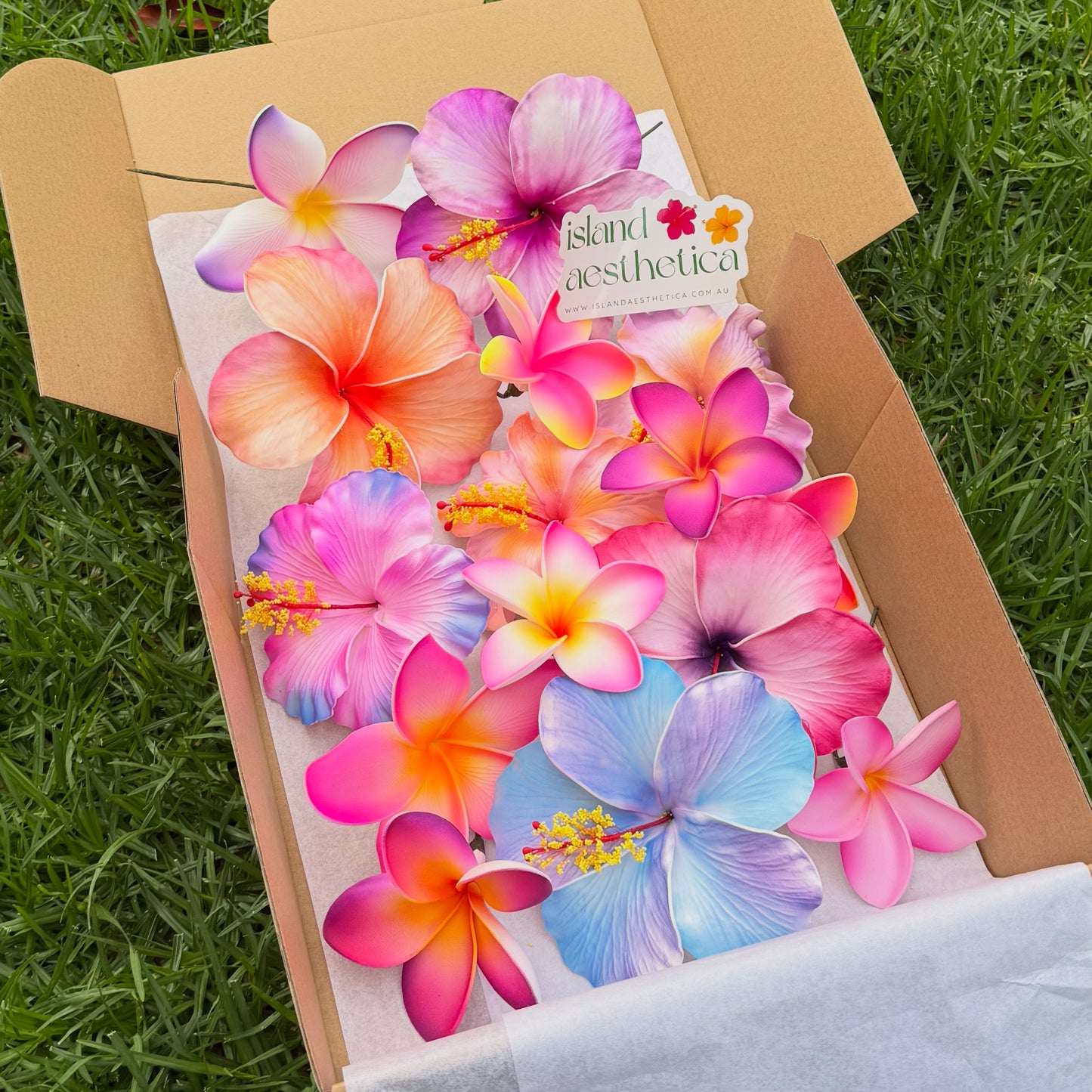 Kalena Assorted Flowers Gift Box (14x)