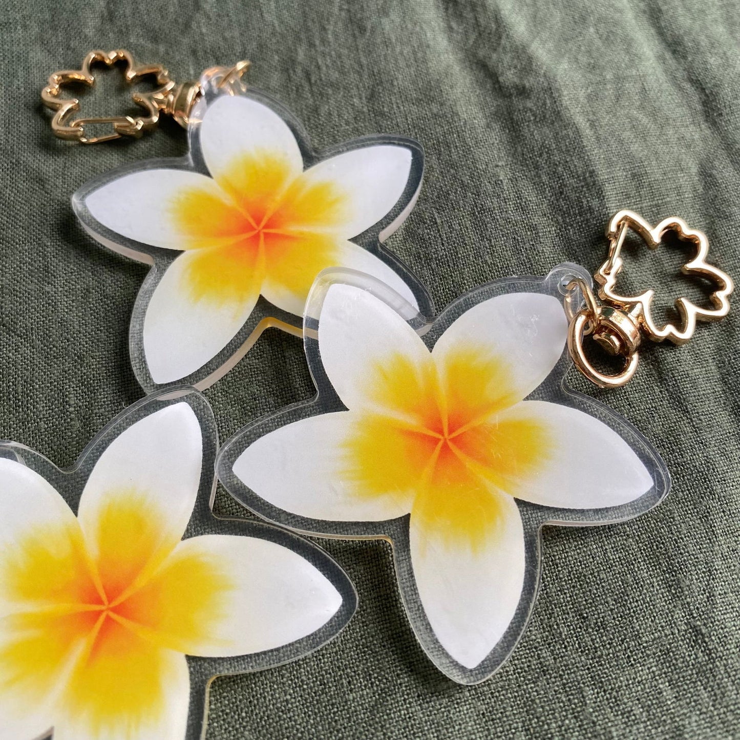 Frangipani Acrylic Keychain Bag Charm - Island Aesthetica