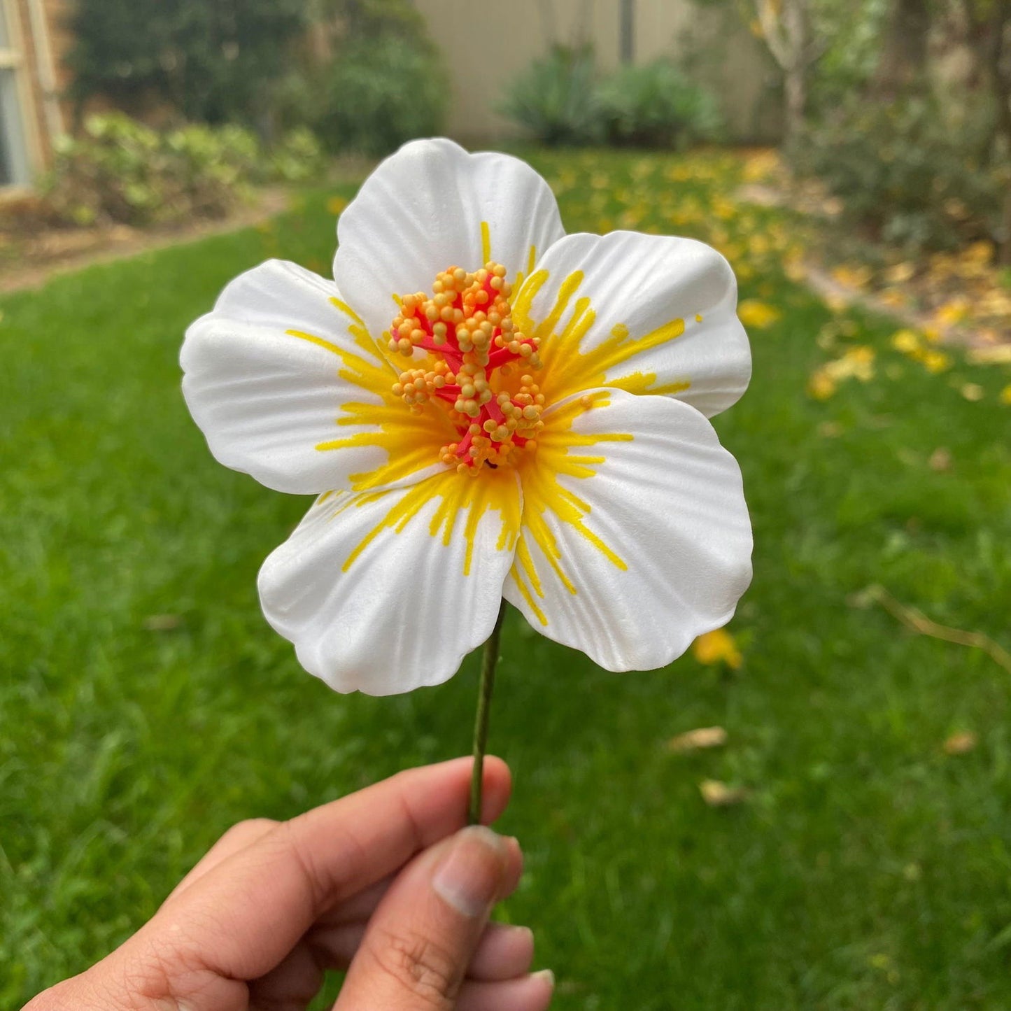 Medium Hibiscus Sei Polynesian Flowers 8cm Pollen - Island Aesthetica